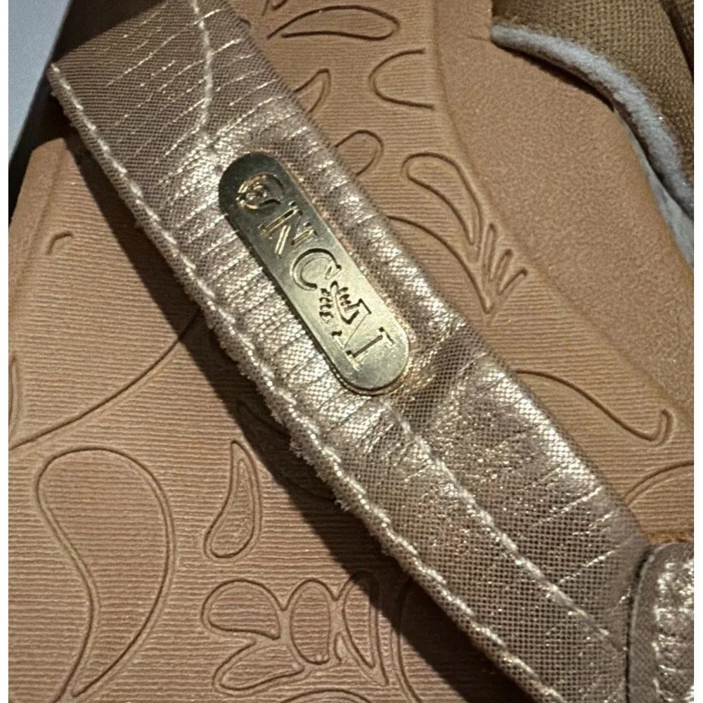 ONCAI Flip Flops Beach Thong Sandals W/Arch Support Rhinestones Beige Sz 7 NWT